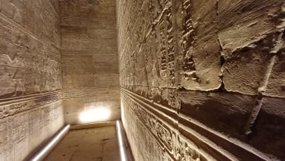 Jako ve většině chrámů, i tady byla škola...a vodu brali z Nilu, měli místnosti pro uchovávání vody