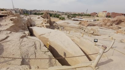 Dalšími důležitými prvky byly voda a dřevo...Egypťané měli dobře propracované leccos, já občas dumám nad tím, proč tyhle velmi vyspělé civilizace zanikly???