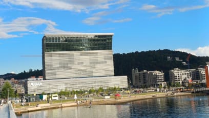 A galerie Edwarda Muncha...šílených 13 pater...to by chtělo permanentku na týden! Tak jen tak ochutnat...