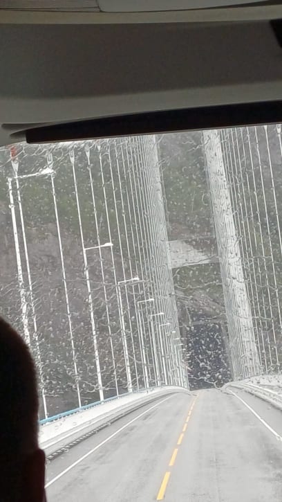 Druhý nejdelší - kilomerový - visutý most Norska Hardangerbrua