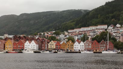 Večer krátká procházka po nádherném Bergenu...vynikají bývalé hanzovní domy