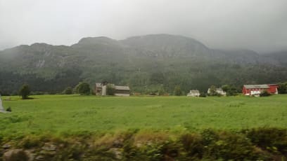 Pořád mám chuť fotit přes okno busu