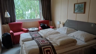 Nocujeme v rodinném hotelu v osadě Hafslo...je to miloučké