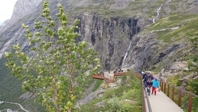 Scénická cesta má vybudované vyhlídky