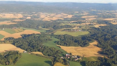 A hle - hustota norského osídlení (mimo pár měst, přičemž z 5 mil. obyvatel bydlí cca milion v Oslu a cca 500 000 kolem)