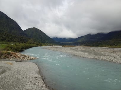 Voda z ledovce...zelenost...Zéland je kraj sytých přírodních barev