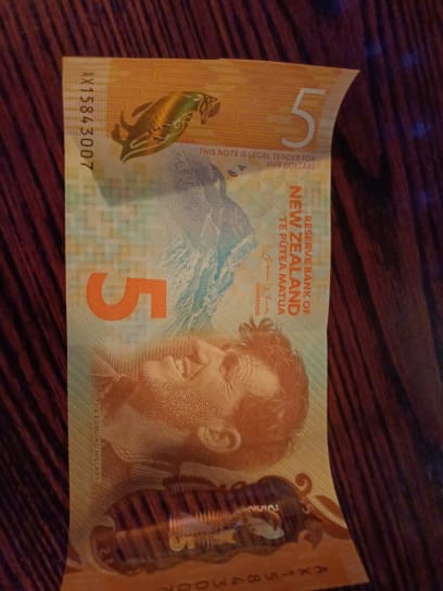 Nejhezčí bankovka...s Hillarym