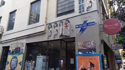 Ještě k Melbourne: rocková ulička AC DC...