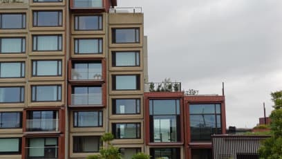 Ta obrovská okna mě baví!