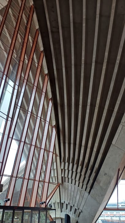 Až poté, kdy jsme si Operu užily jako diváci, jsme si objednaly její vnitřní prohlídku