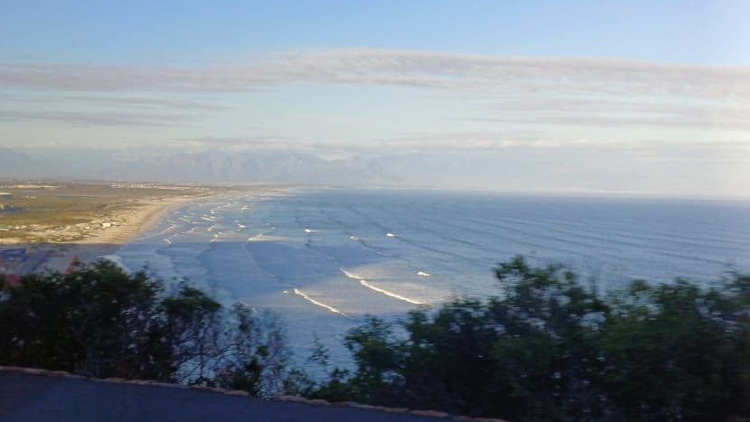 Pláž u městečka Muizenberg, kde se mladá Agatha Christie učila surfovat 🫠