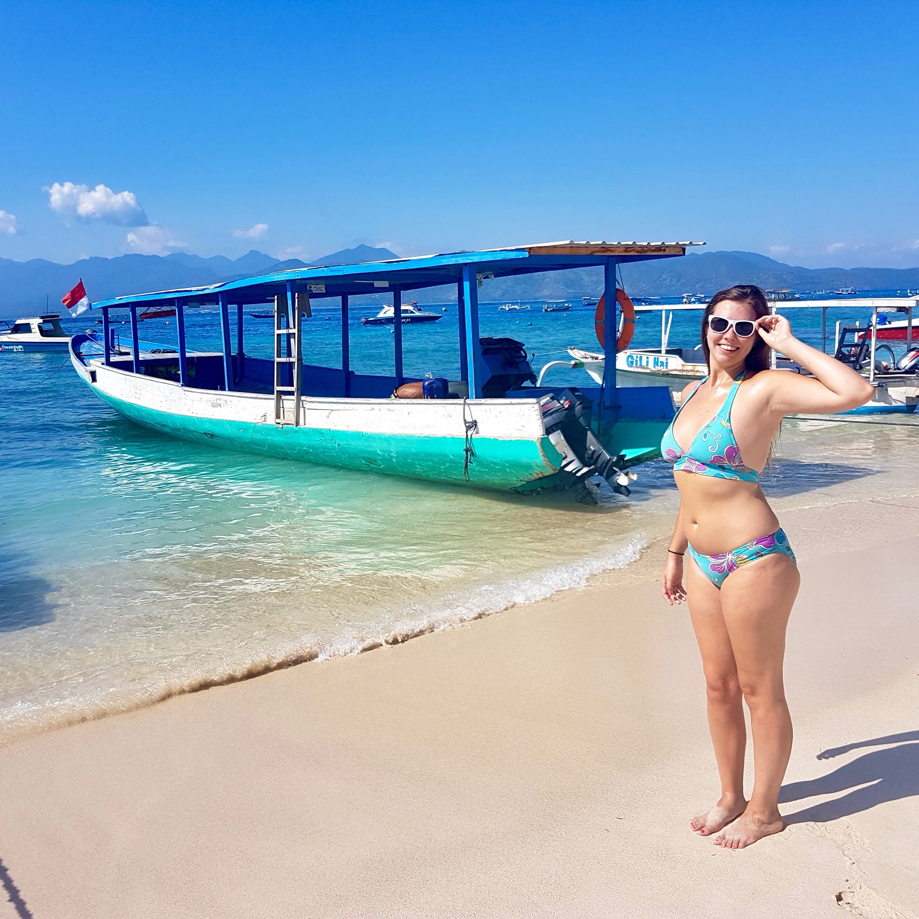 Monday blues aren’t always bad 💙 On Gili T everyday is blue! Blue waters, bikinis, boats, sea life and smoothies🐟 How are you beating the Monday blues today? Tell me in the comments! Planning a trip to Gili T? Check out the link in my profile @deanna_troy_travels for videos, blogs and more to help you plan your Indonesian adventure! 🌊
•
•
•
#gilitrawangan #gilit #giliisland #giliislands #gilitrawanganisland #gilitrawanganlombok #gilitisland #WonderfulIndonesia #mondayblues #monday #mondayinspo #visiting_indonesia #gogili #giligasm #gilitrawangantrip #gilittrip #pindleindonesia #exploreindonesia #indonesia_photography #escapingsolo #girlsabroad #travelgirlshub #smartwomentravel #travelingwomen #shetravelz #womentravelpicture #girlswithjetlag #thegirltribe #girlswhotravelglobal