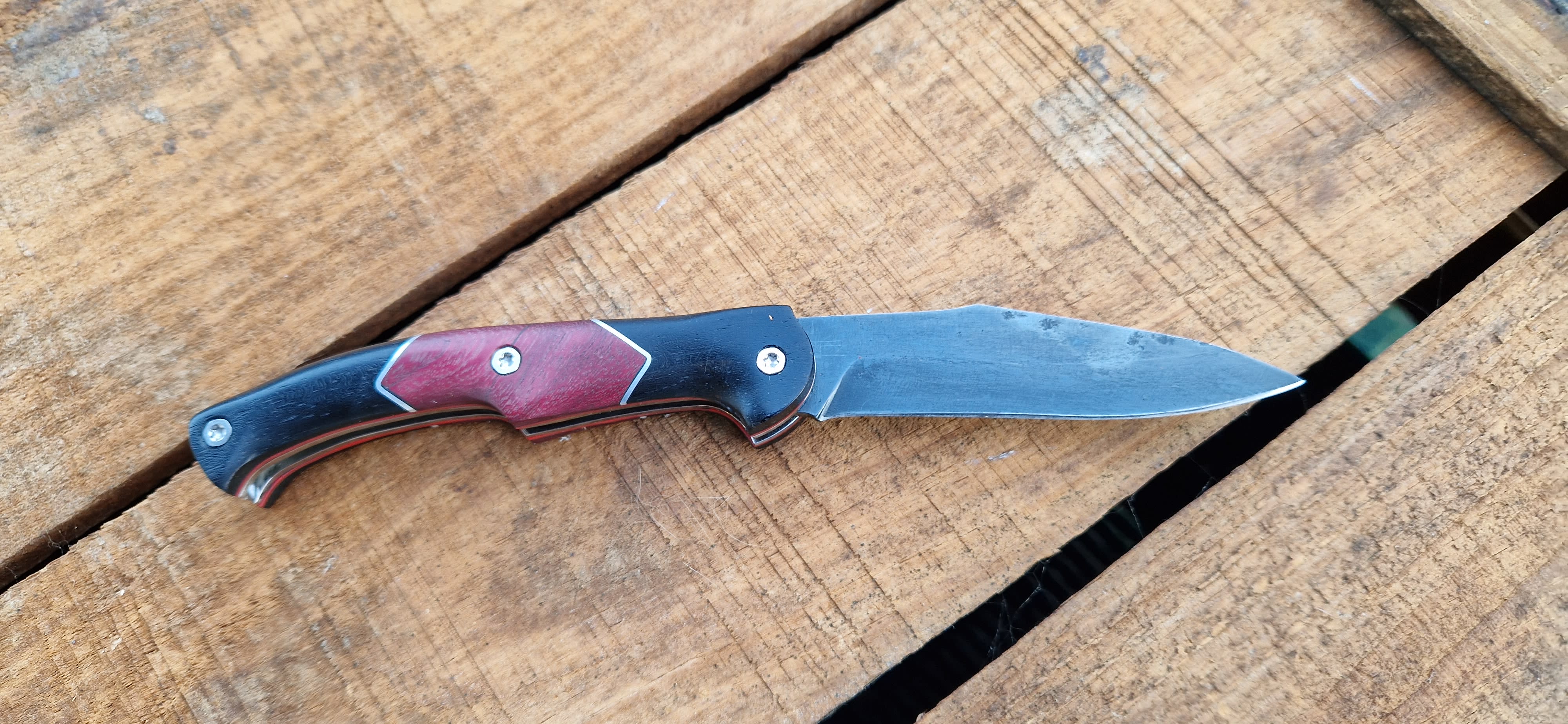 Le Vanneau – couteau artisanal en Suminagashi VG10