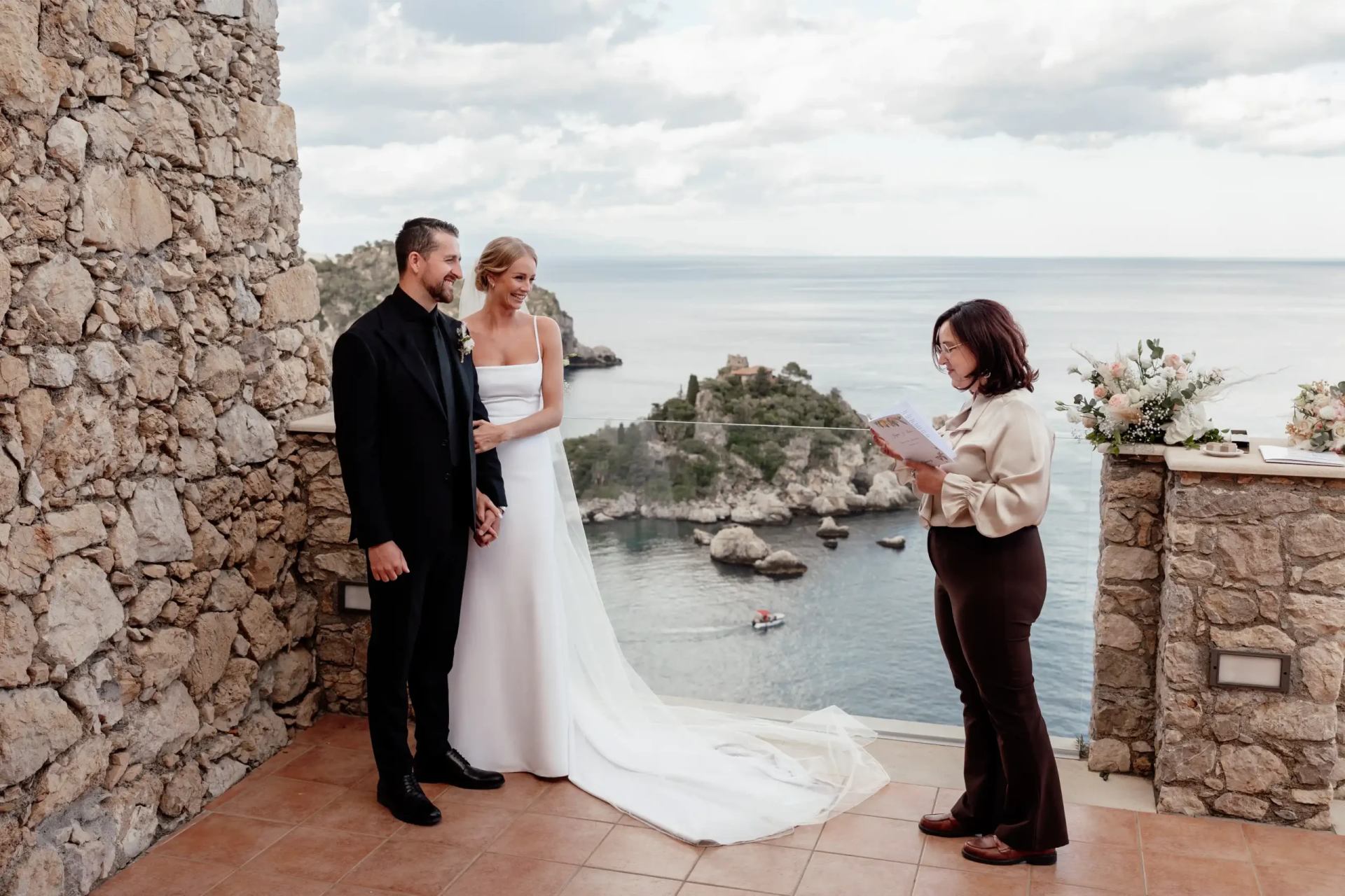 Elopementa a Villa Sparviero Taormina Photo by wenolaweddings