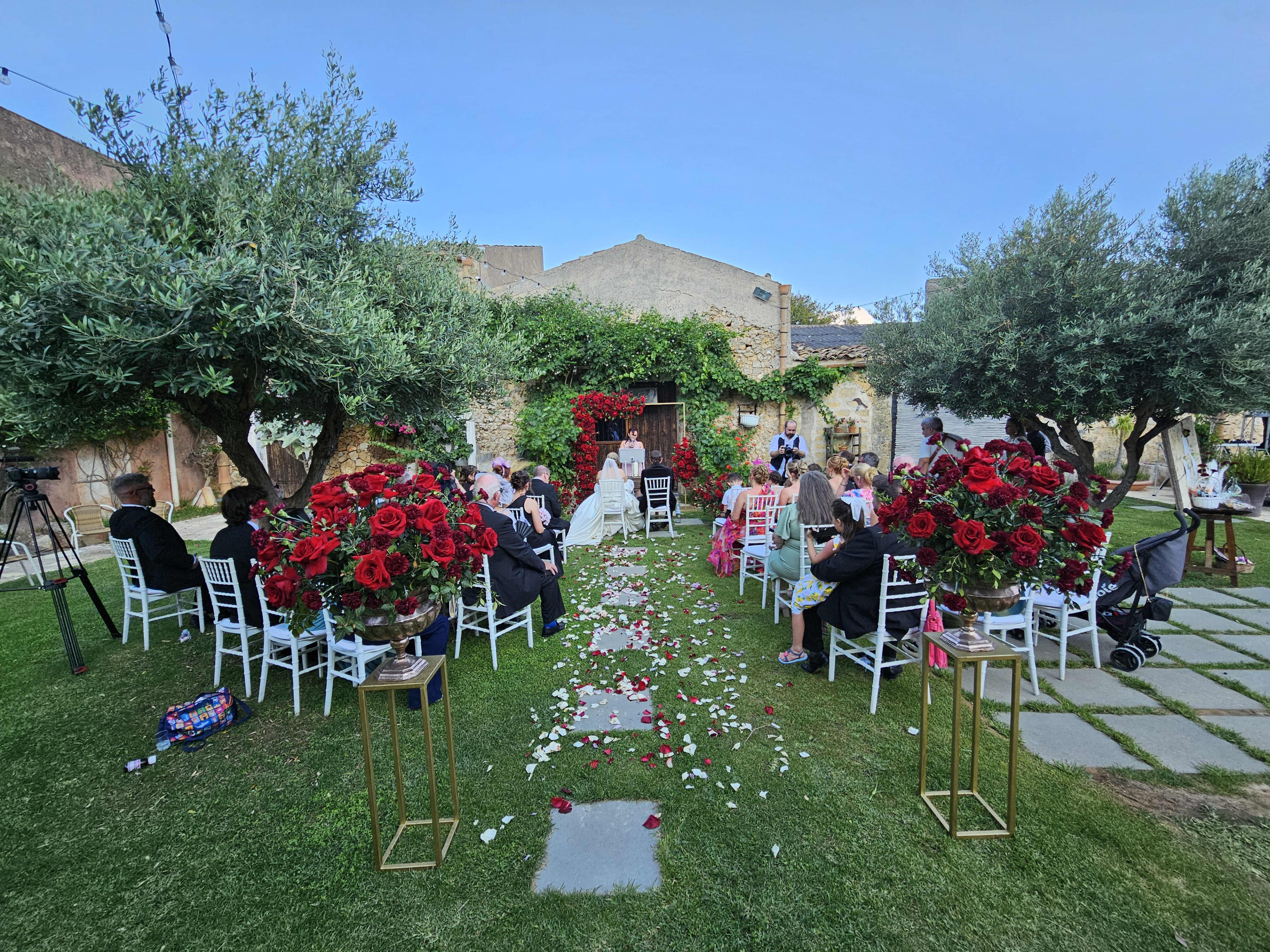 Coppie con origini siciliane che tornano in Sicilia per il matrimonio