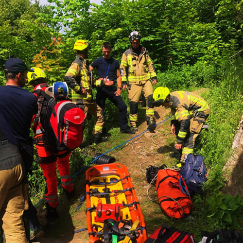 Reševalci pri vaji zaščite in reševanja