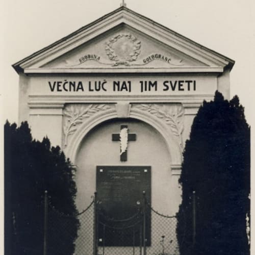 Družinska grobnica mestnih stavbenikov Ferdinanda (1856–1923) in Konrada (1887–1976) Gologranca, 1932. Foto: Josip Pelikan (Muzej novejše zgodovine Celje, JP-10671) 