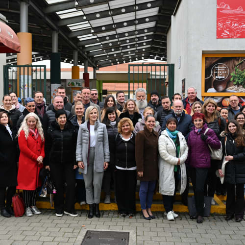 Udeleženci strokovne ekskurzije na tržnici v Varaždinu. Udeleženci strokovne ekskurzije na tržnici v Varaždinu.