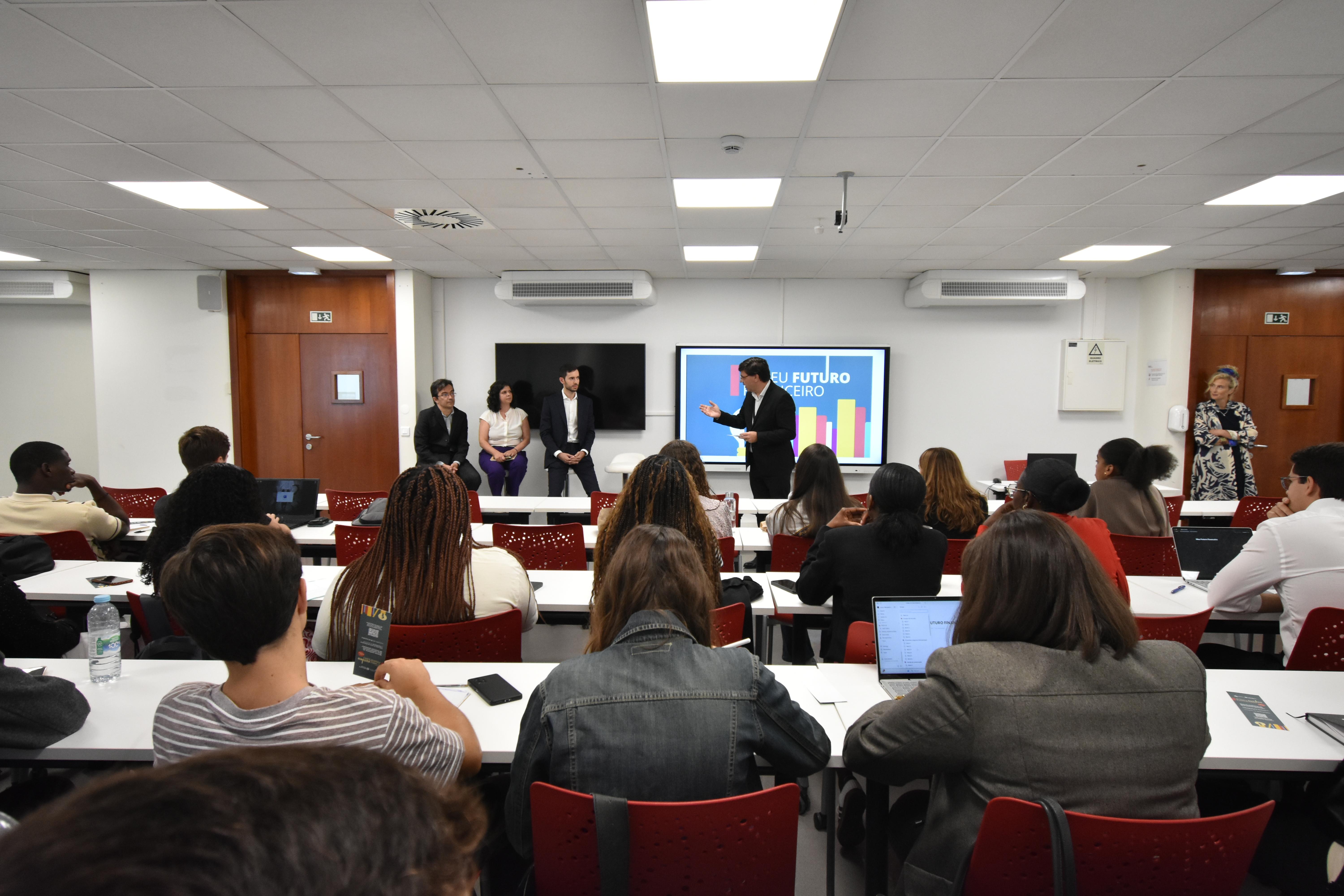 “O meu futuro financeiro”: workshop prepara alunos para concurso
