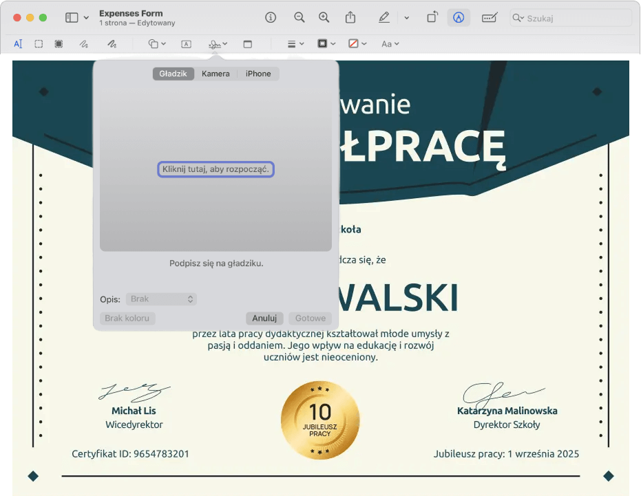 Zrzut ekranu pokazuje podpisywanie certyfikatu w systemie macOS za pomocą gładzika, co stanowi prosty sposób na podpis online. Zrzut ekranu pokazuje podpisywanie certyfikatu w systemie macOS za pomocą gładzika, co stanowi prosty sposób na podpis online.
