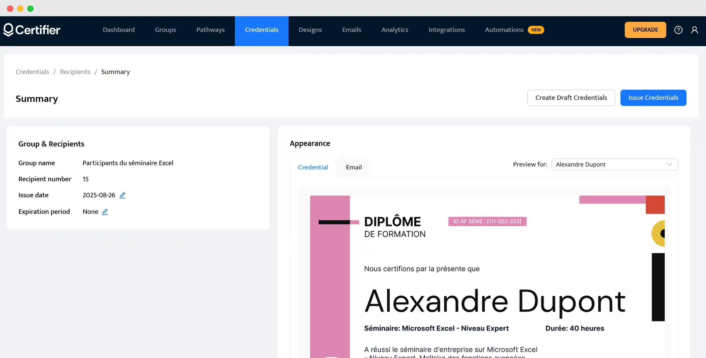 Page de résumé dans Certifier affichant les détails d’émission du certificat de formation, y compris le nom du groupe, la date d’émission et l’aperçu du diplôme. Page de résumé dans Certifier affichant les détails d’émission du certificat de formation, y compris le nom du groupe, la date d’émission et l’aperçu du diplôme.