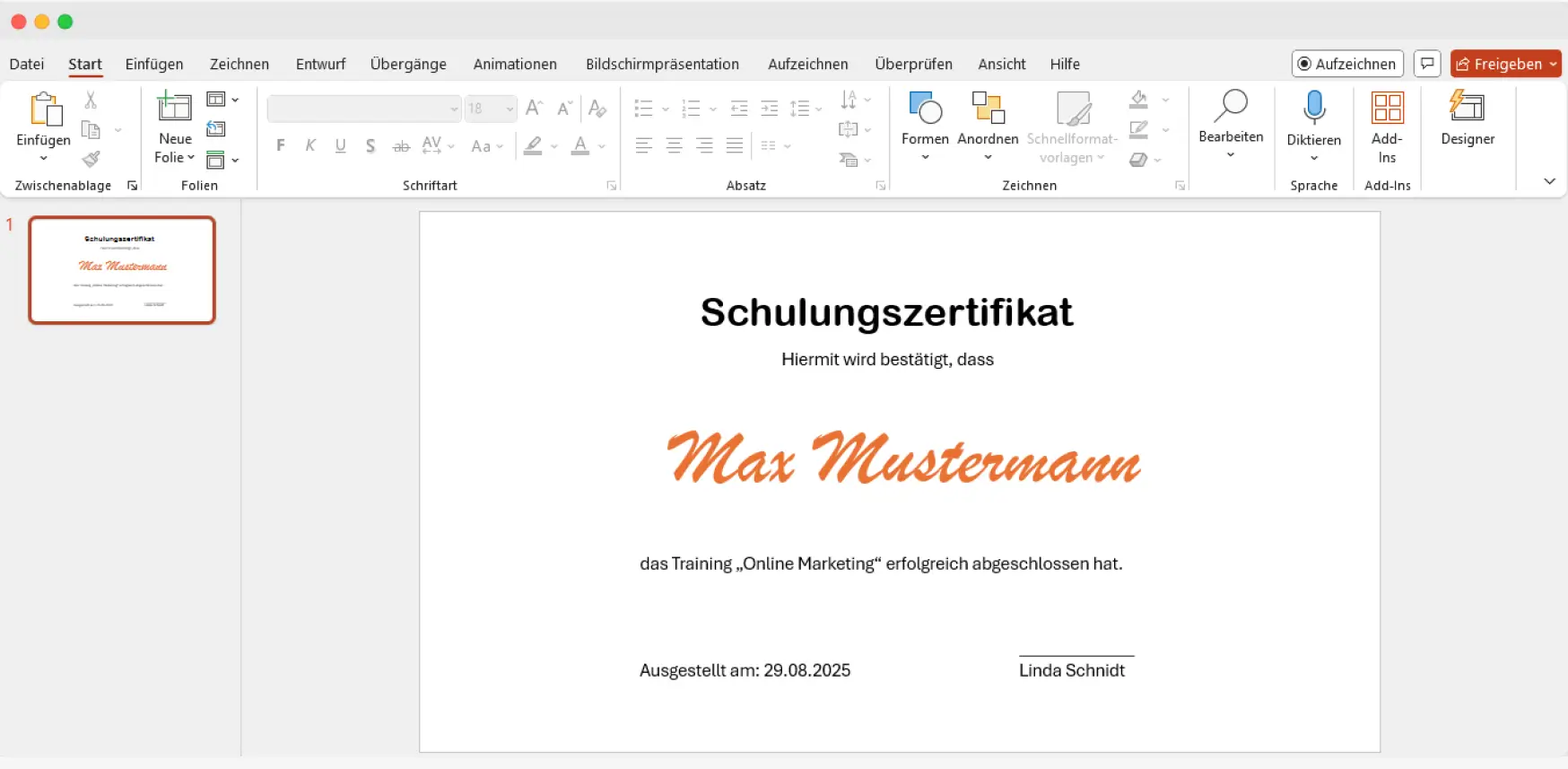 Beispiel für ein fertiges PowerPoint-Zertifikat, vergeben an Max Mustermann für eine Online-Marketing-Schulung.
