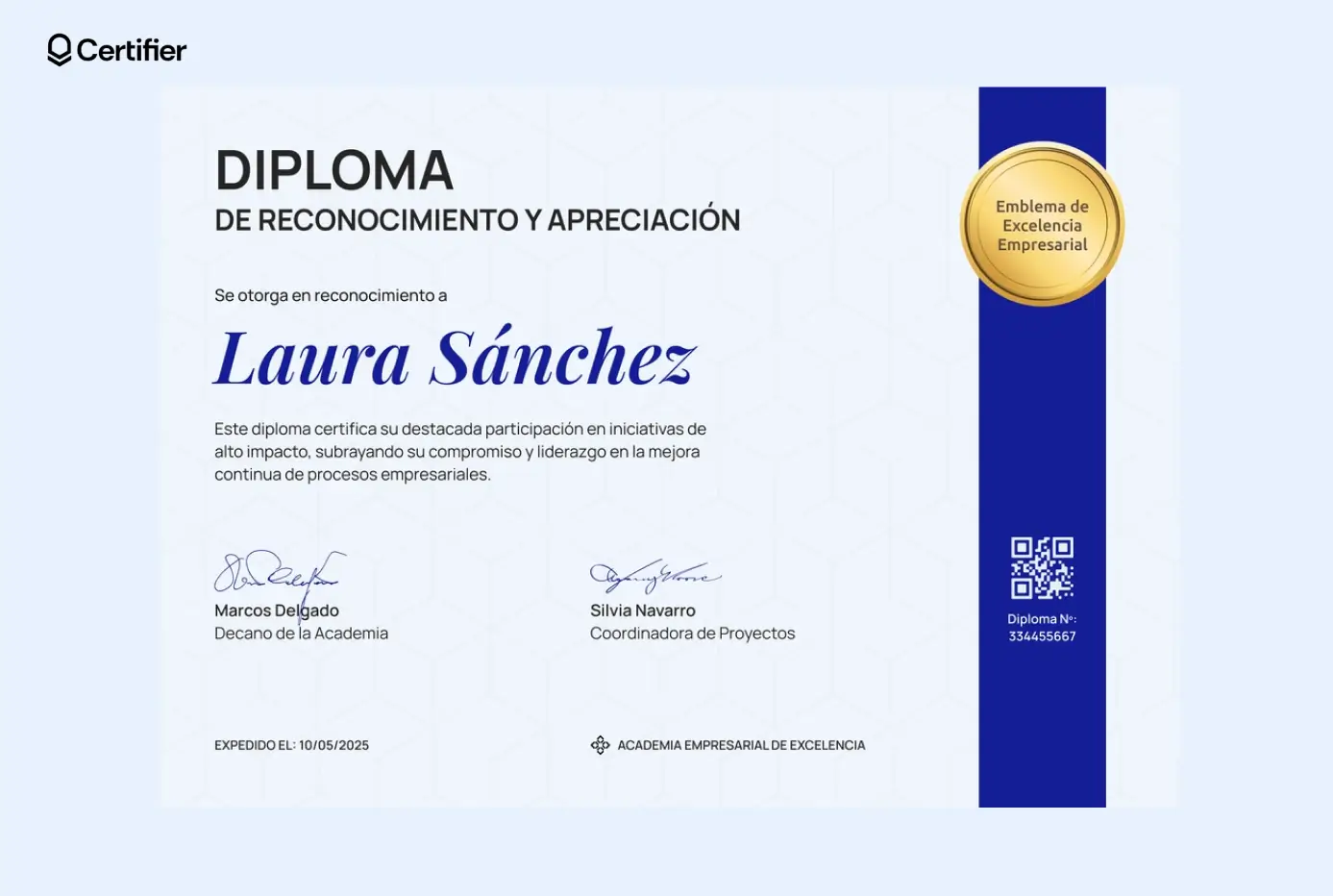 Diploma moderno en Word con detalles verdes y dorados.