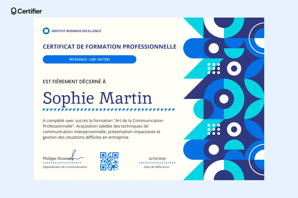 Modèle de certificat PowerPoint multicolore avec zone dédiée à la durée de la formation.