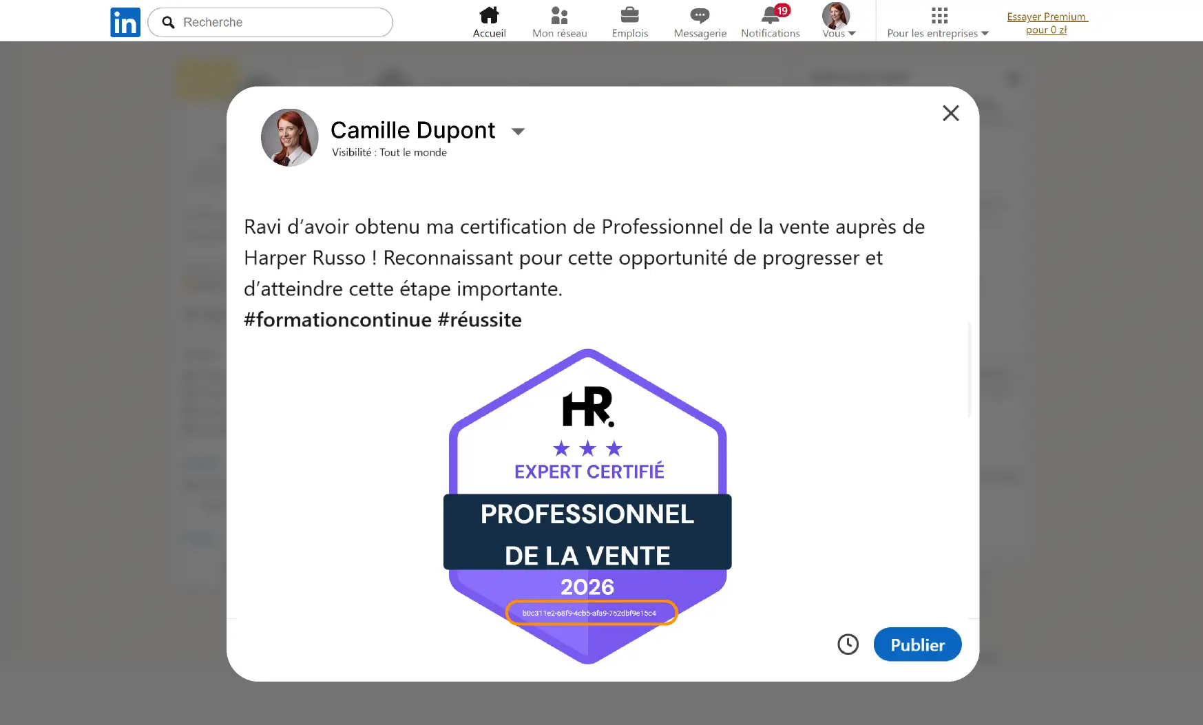 Brouillon de publication LinkedIn mettant en avant un badge de certification obtenu. Brouillon de publication LinkedIn mettant en avant un badge de certification obtenu.
