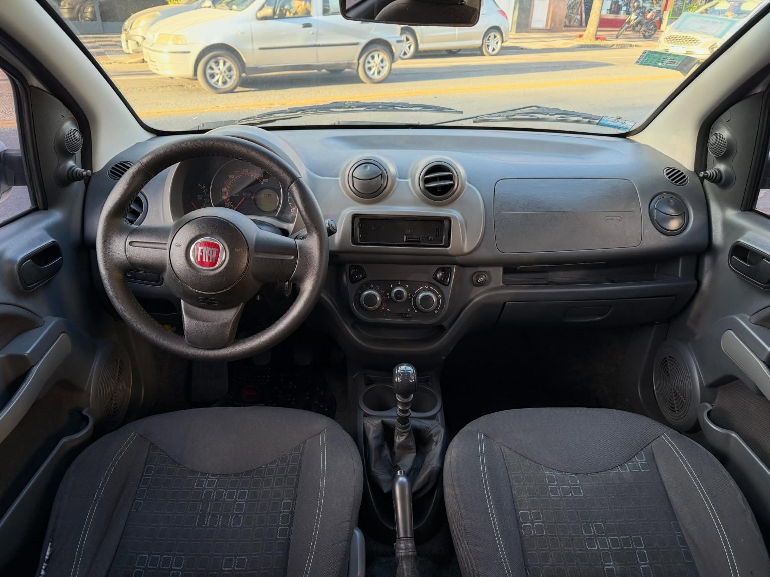 Fiat Uno 2014 - Foto 2