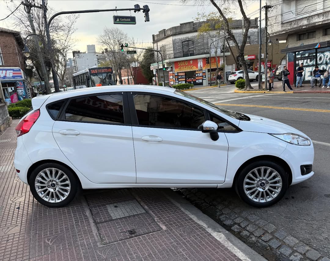 Ford Fiesta 2017 - Foto 8