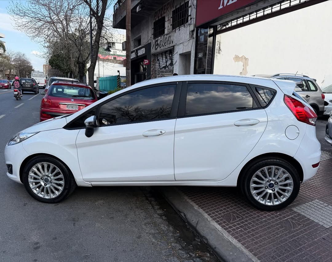 Ford Fiesta 2017 - Foto 12