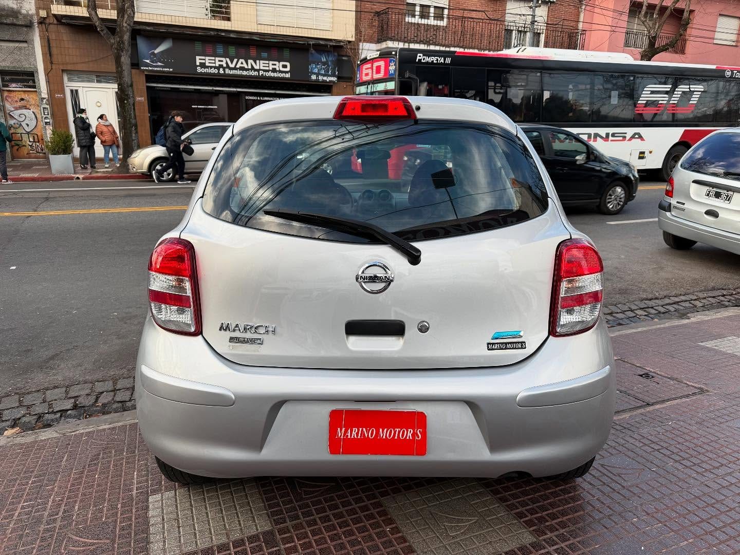 Nissan March 2015 - Foto 2