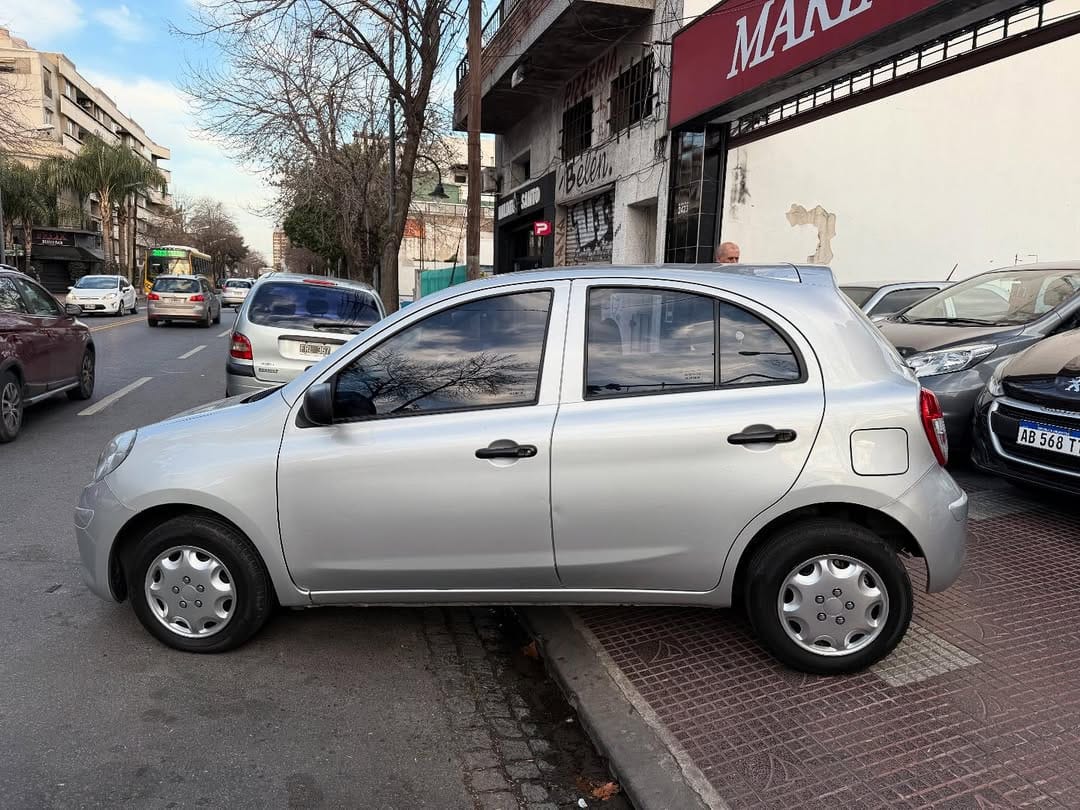 Nissan March 2015 - Foto 14
