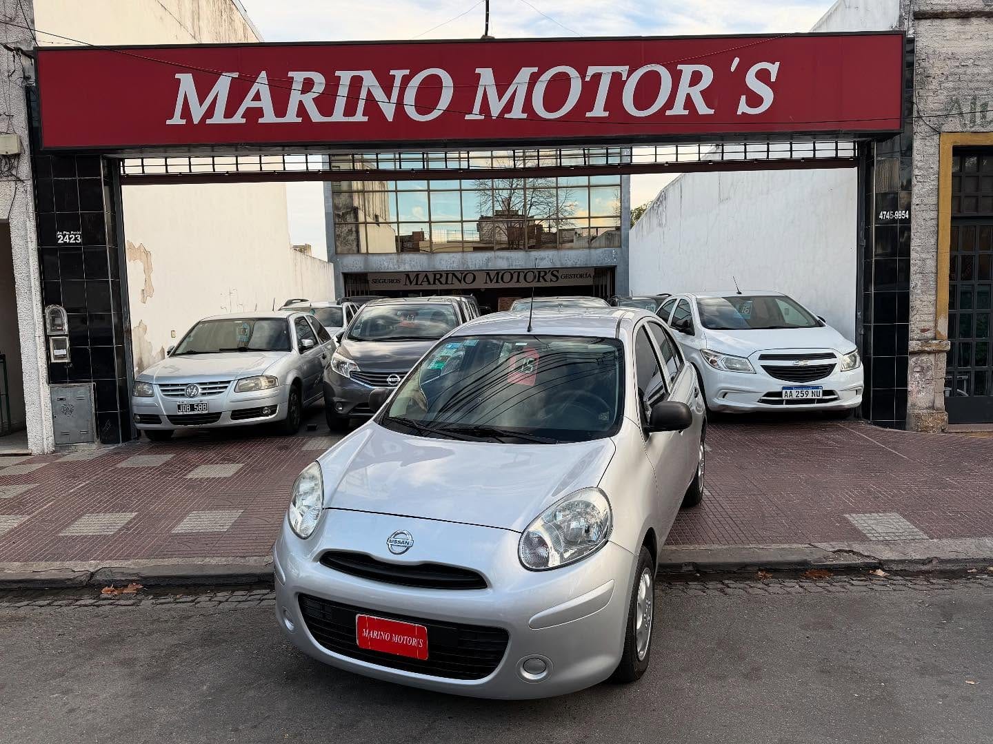 Nissan March 2015 - Foto 1