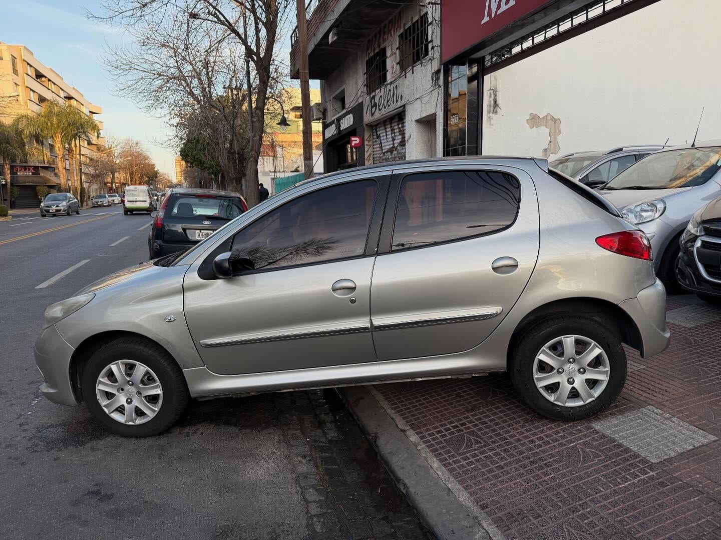 Peugeot 207 Compact 2013 - Foto 4
