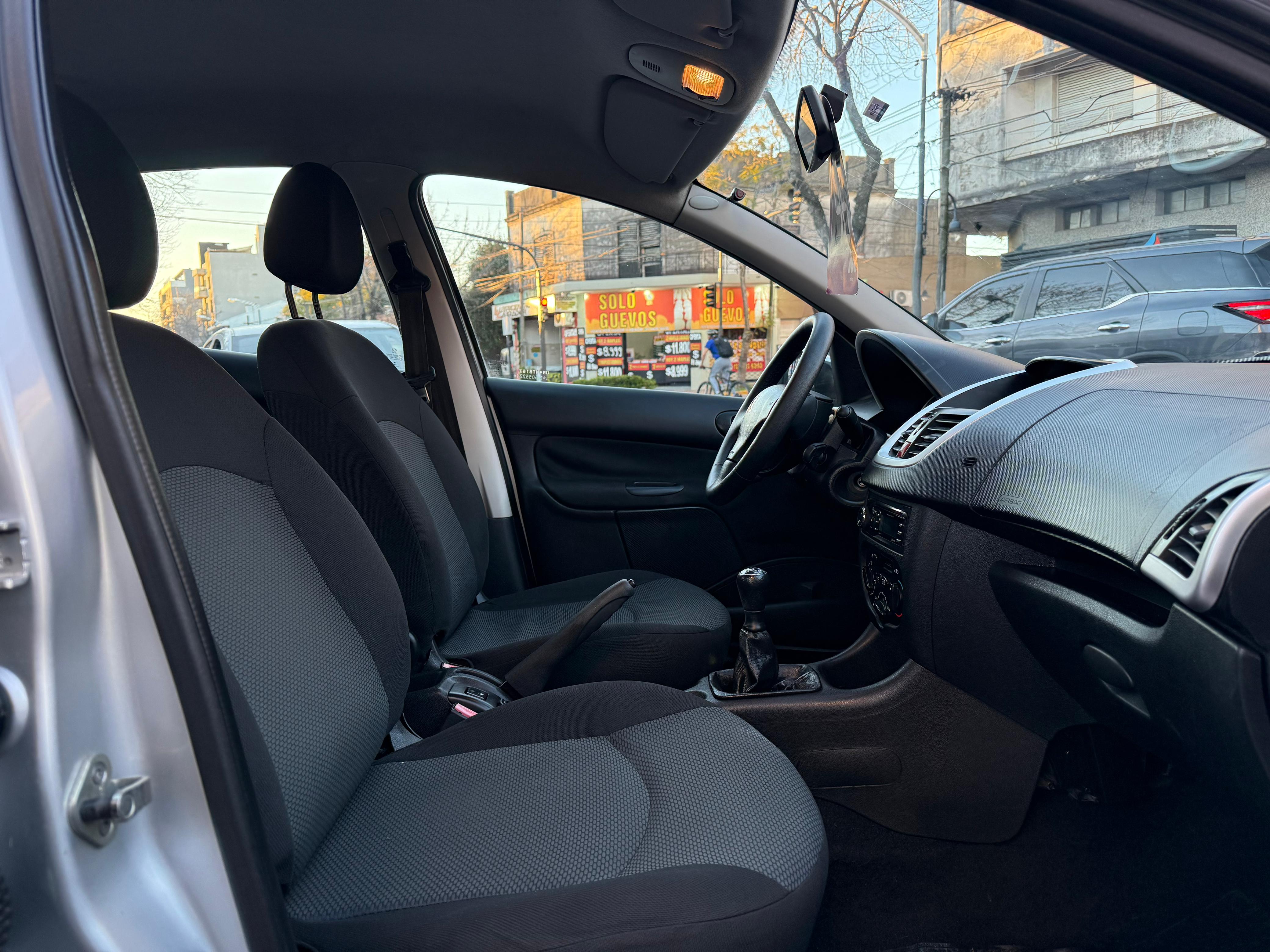 Peugeot 207 Compact 2014 - Foto 4