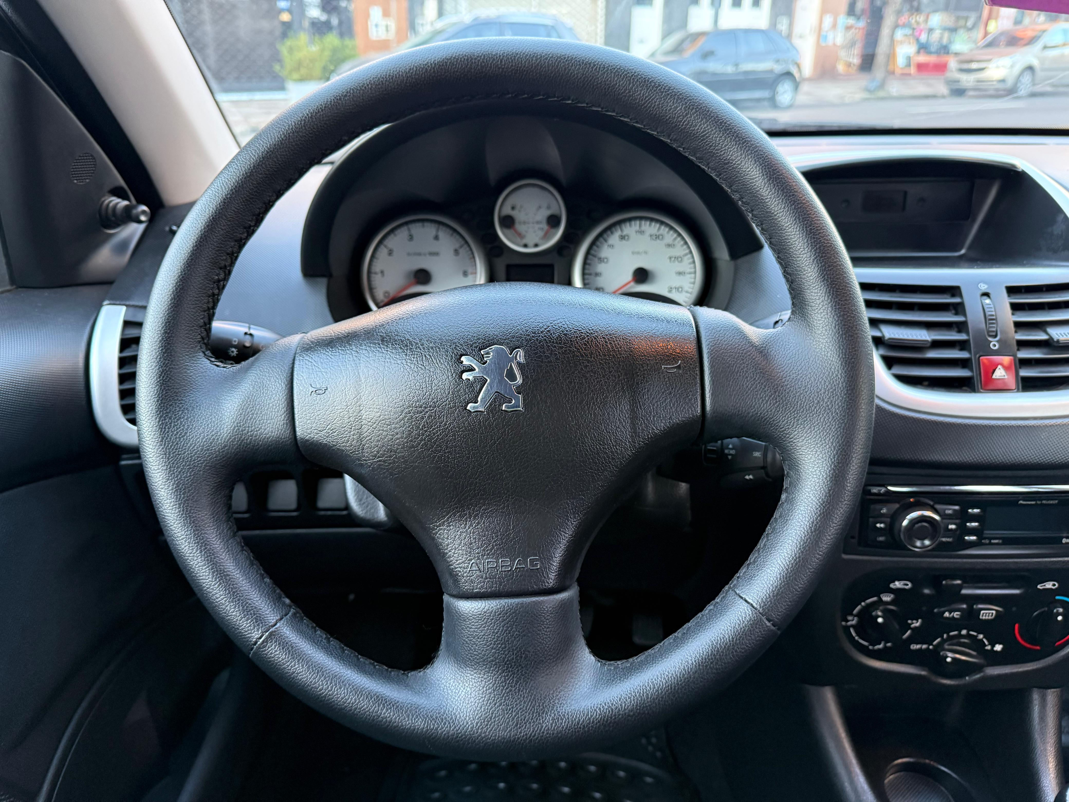 Peugeot 207 Compact 2014 - Foto 6