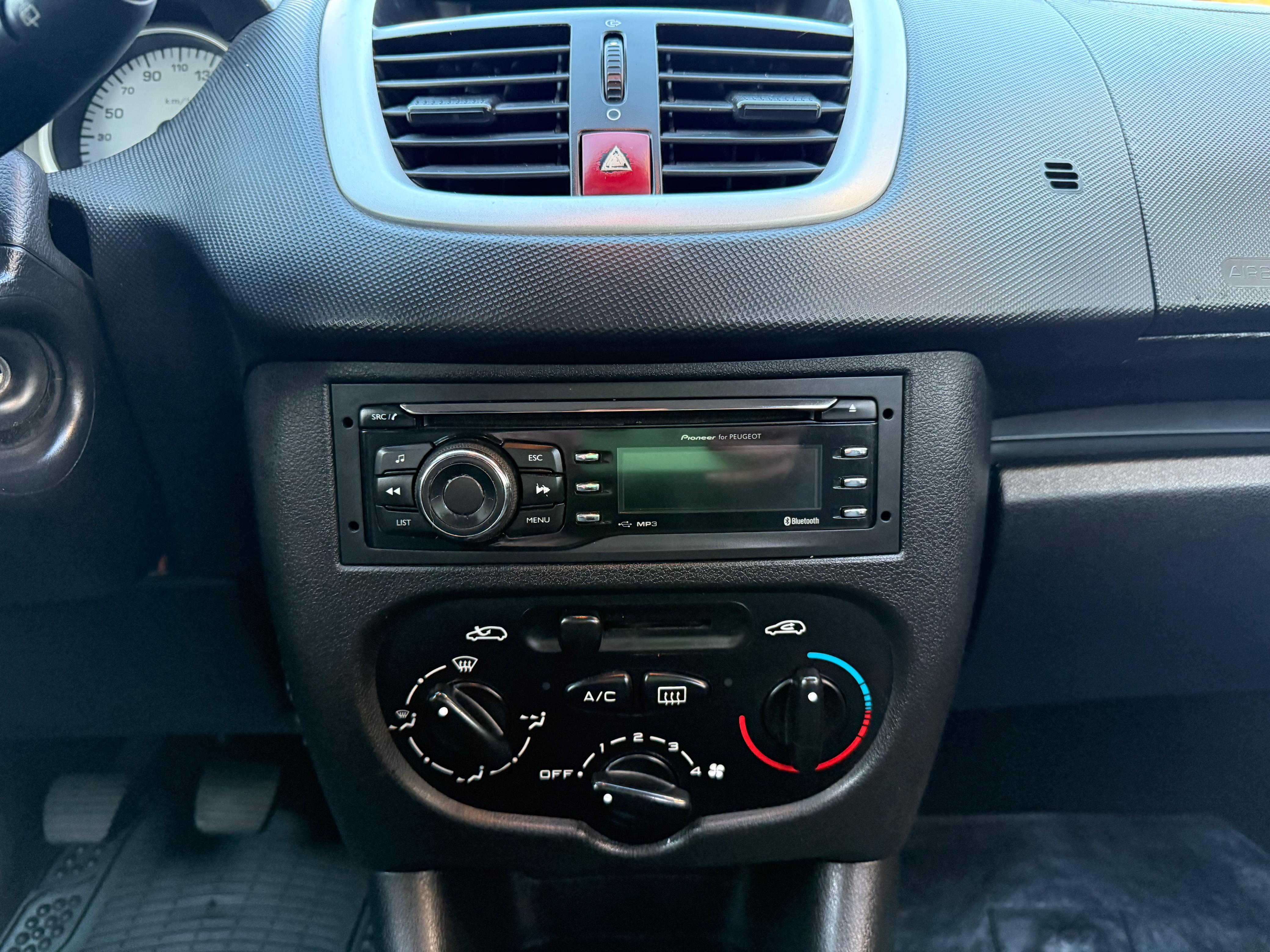 Peugeot 207 Compact 2014 - Foto 7