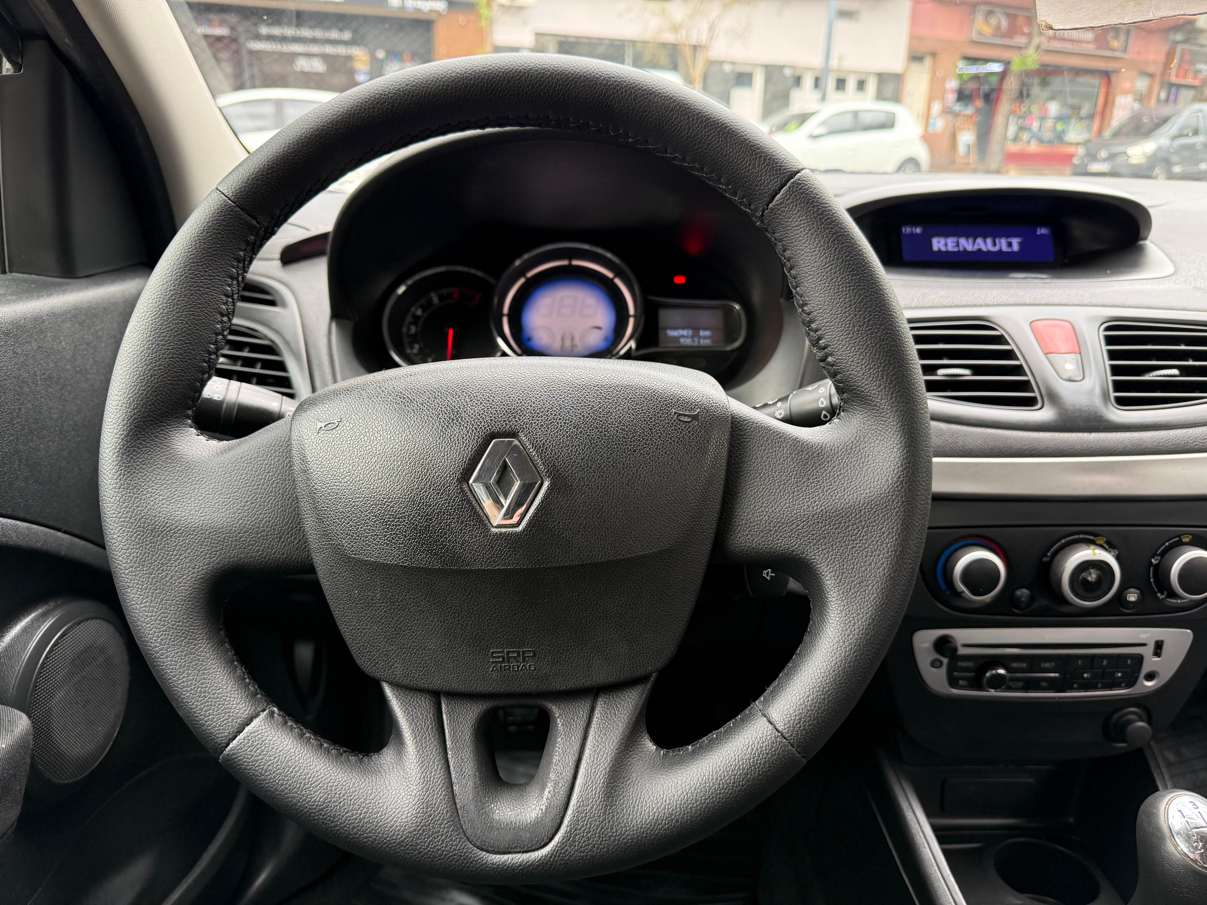 Renault Fluence 2015 - Foto 13