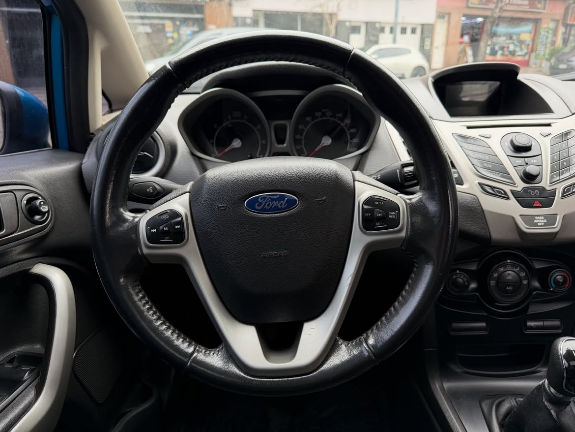 Ford Fiesta 2012 - Foto 4