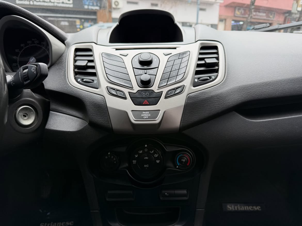 Ford Fiesta 2012 - Foto 3