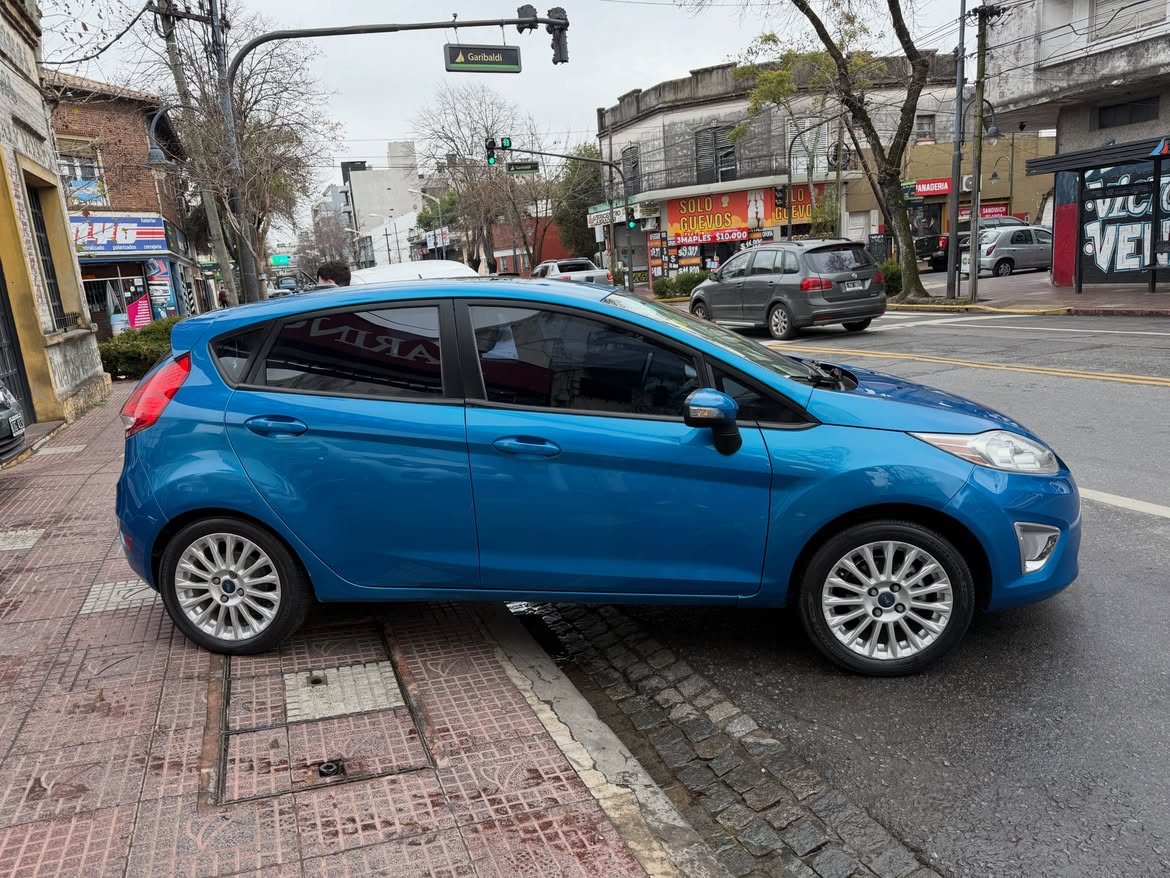 Ford Fiesta 2012 - Foto 11