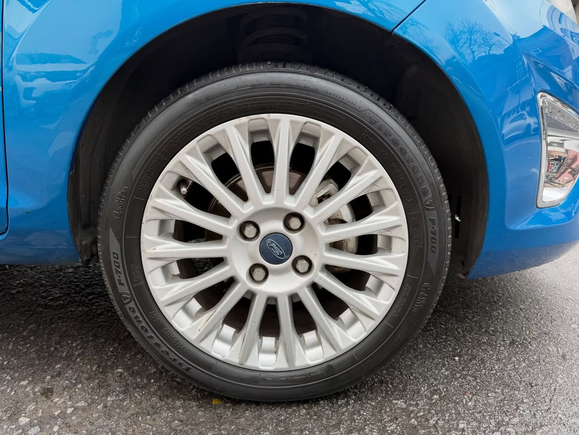 Ford Fiesta 2012 - Foto 12