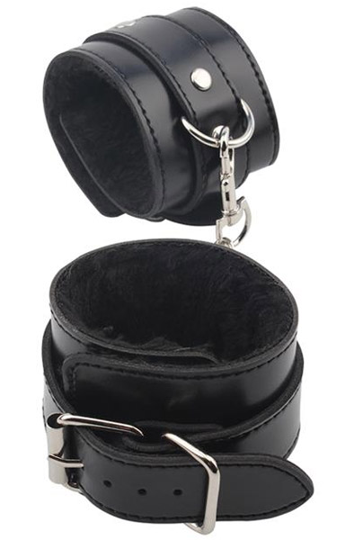 Chisa Novelties Obey Me Leather Hand Cuffs Handbojor |  | Intimast