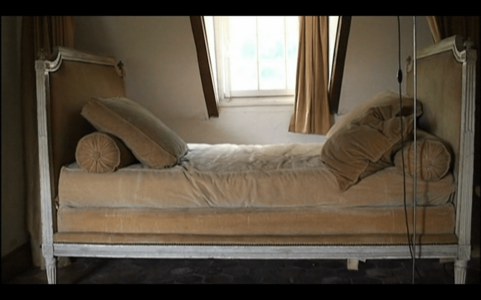 CAPTURES DES REGARDÉS - charlotte el moussaed