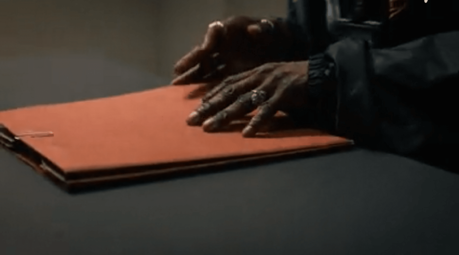 CAPTURES DES REGARDES - charlotte el moussaed