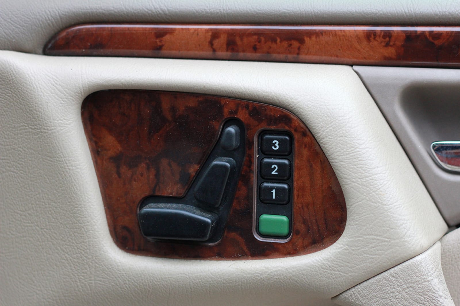 SEULES - charlotte el moussaed