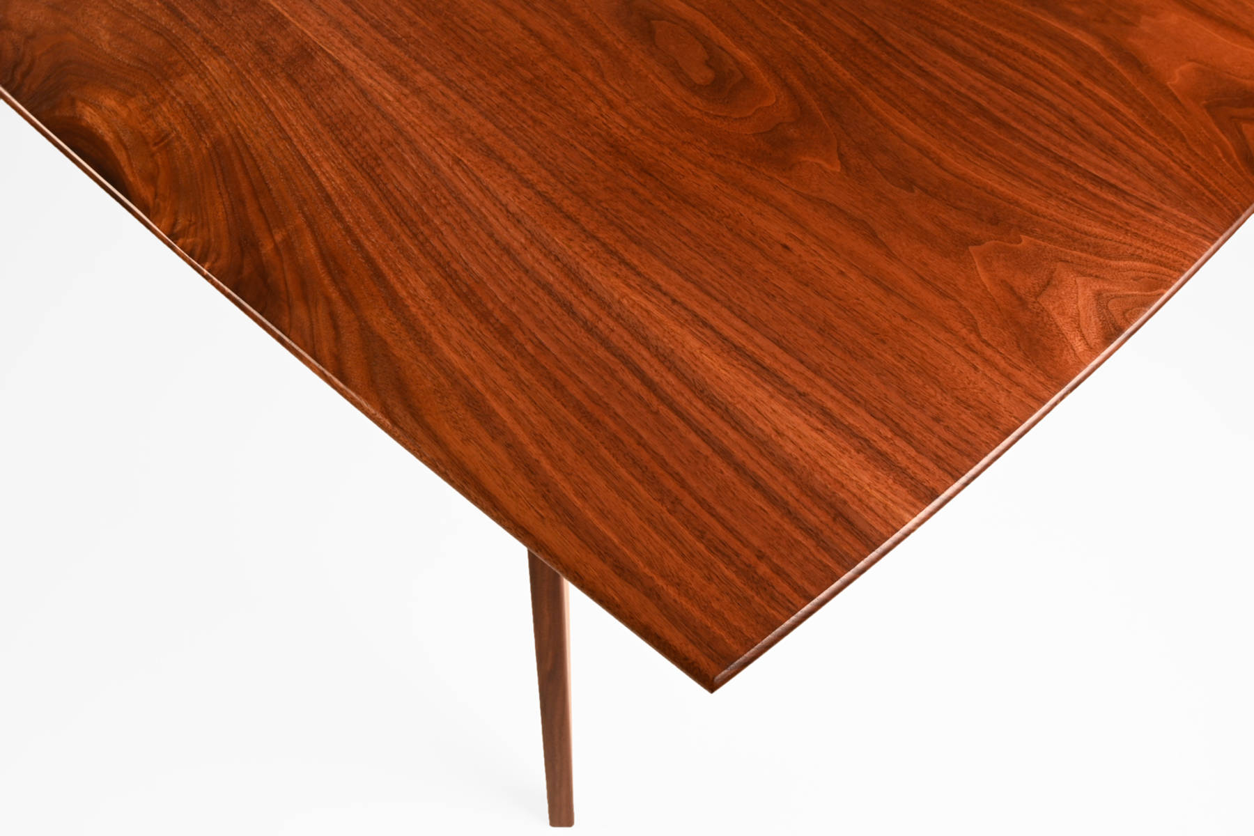 Nord Lion Line 9 dining table