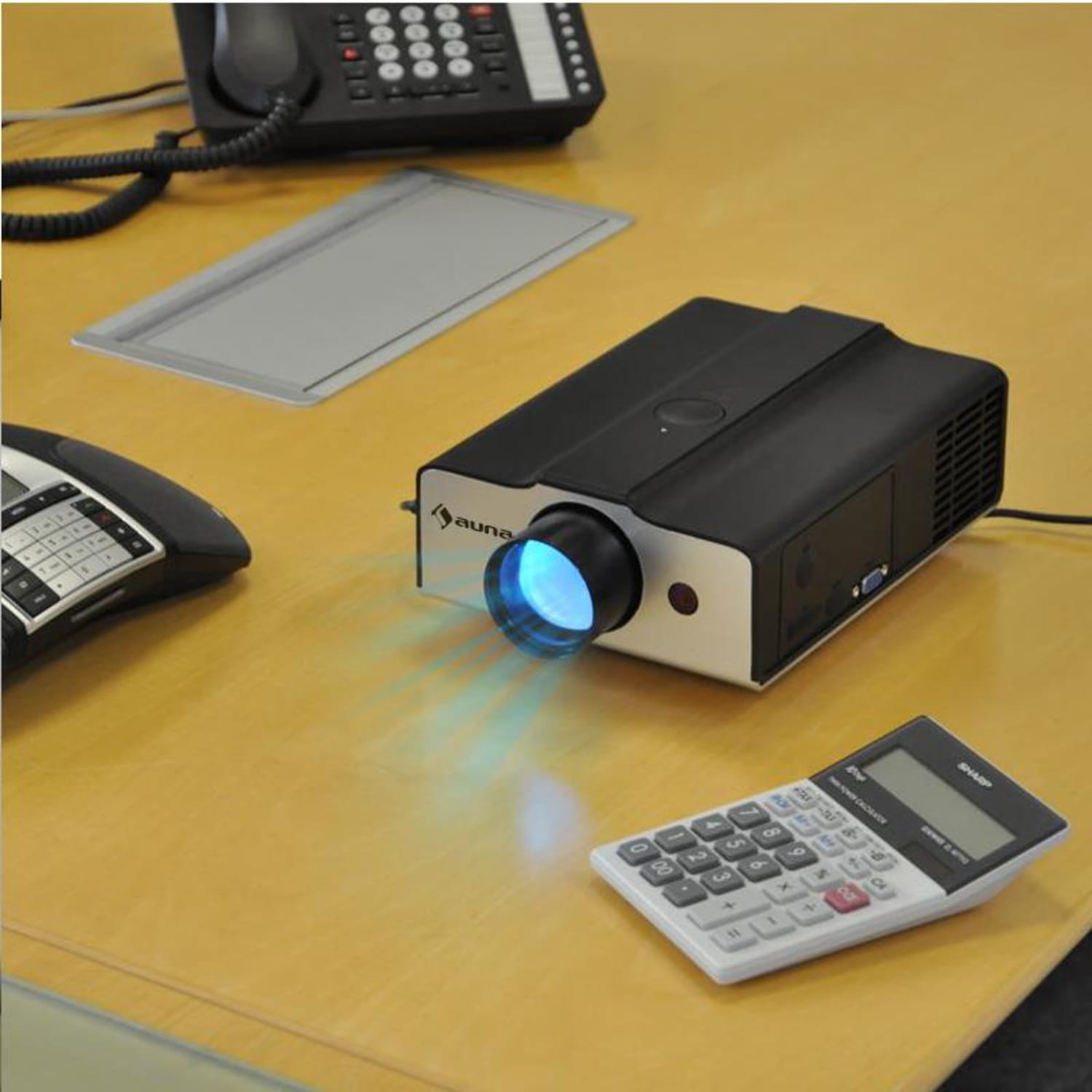 EH3BS LED projektor kompaktný HDMI 